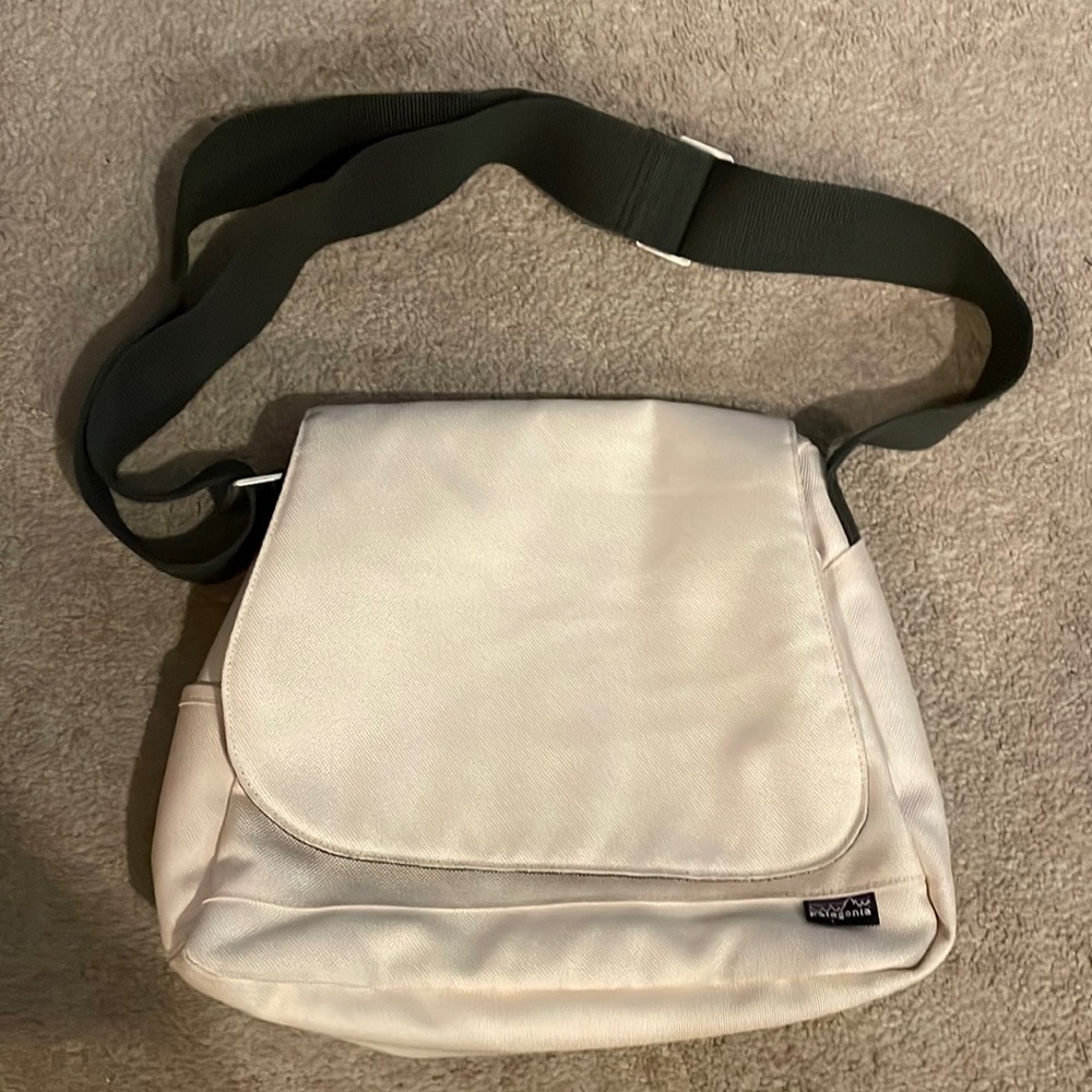 Patagonia messenger bag EUC